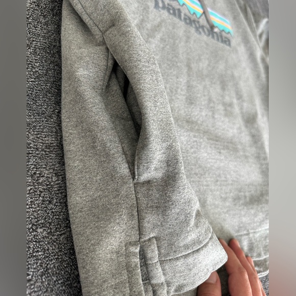 Patagonia Women's Gray Uprisal Graphic Logo Pullover Hoodie, Medium - Picture 4 of 8